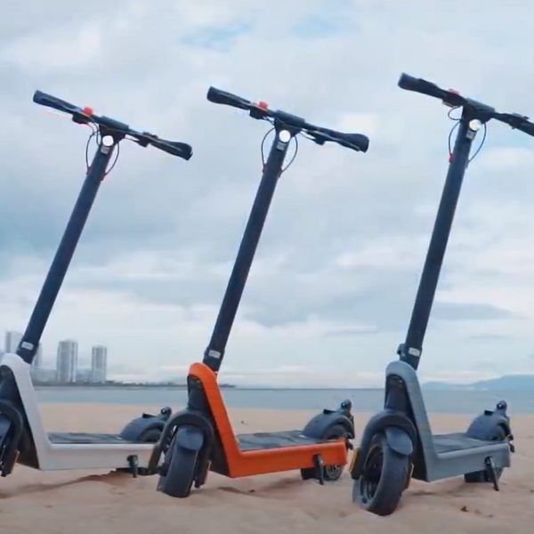 X9 Electric Scooter - Goes up to 40km/h! - Range up to 60km!