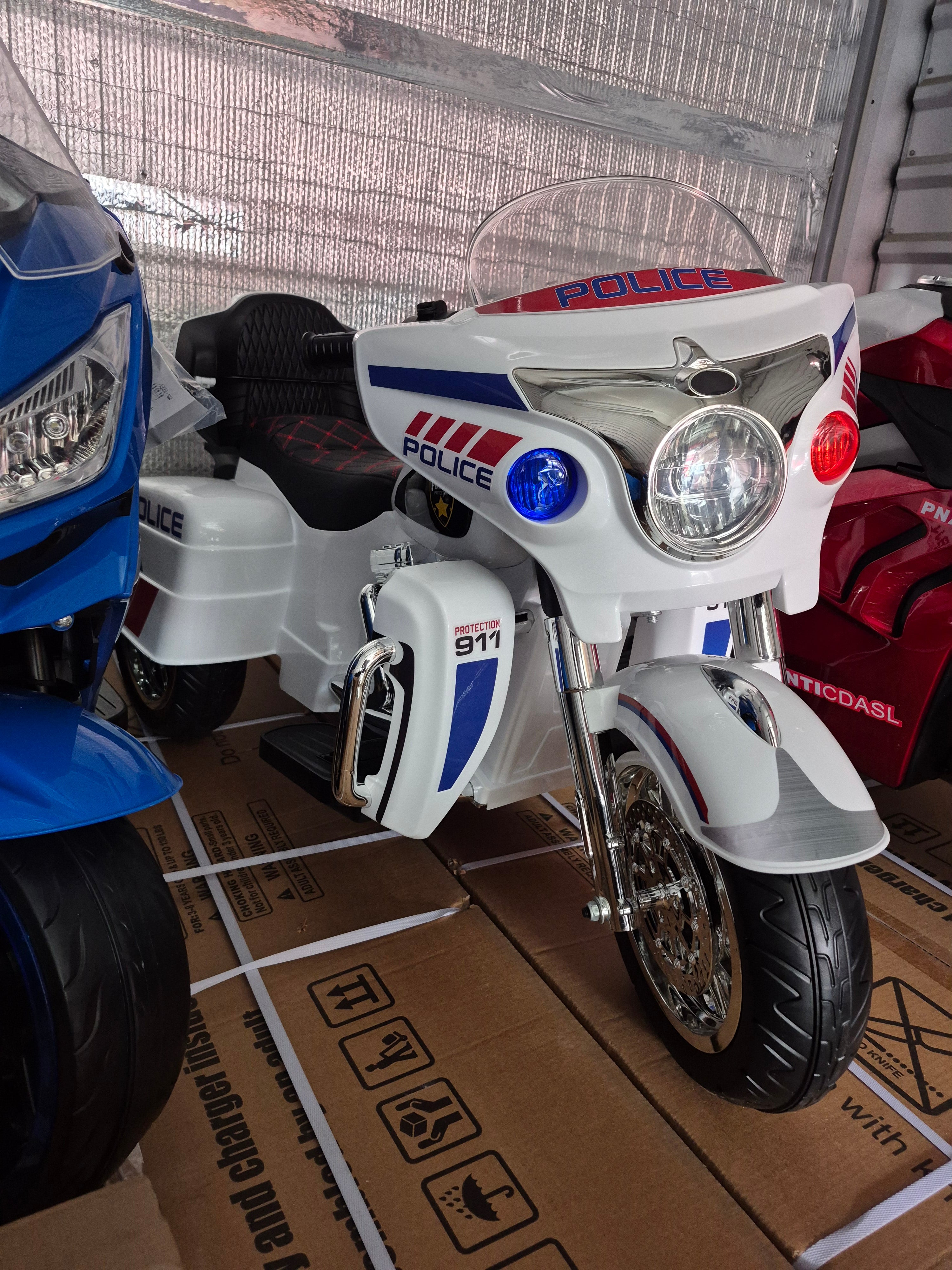 12V Kids Ride on Three-Wheeled Motorcycle For Age 3 -8