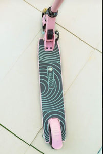 KIDS ELECTRIC SCOOTER
