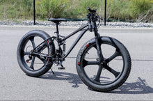 Load image into Gallery viewer, FATTY TIRE BICYCLE (BIKE WITH OVERSIZED TIRES)